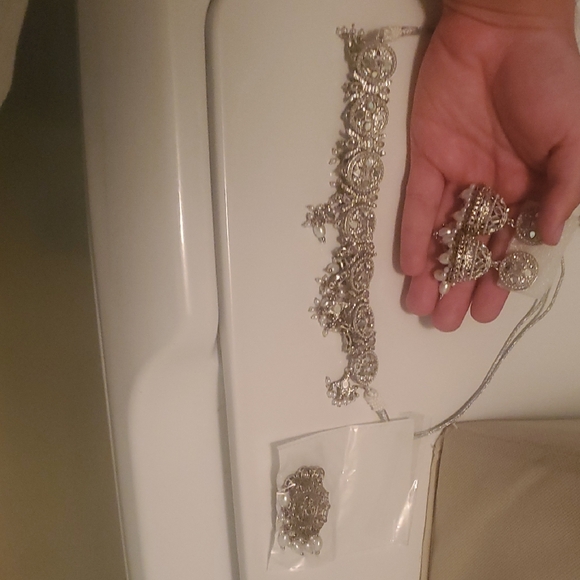 Jewelry - NWOT Silver 3 Piece INDIAN PAKISTANI Jewellery SET Jhumka Tika, Necklace